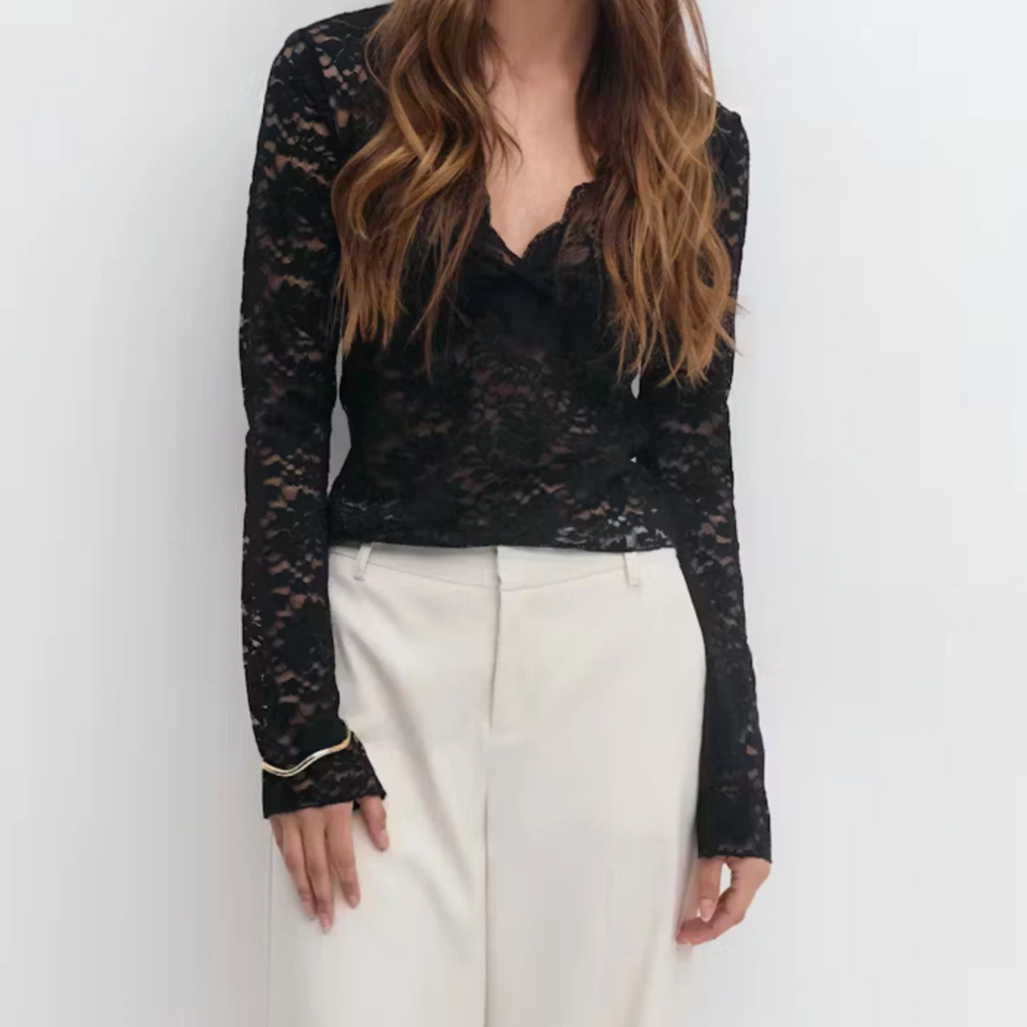 Svart spetsblus