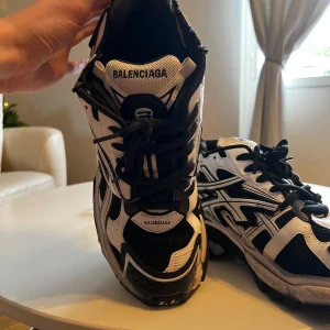 Balenci Runners - Balenci Runners, säljer då de inte används. Cond 9/10