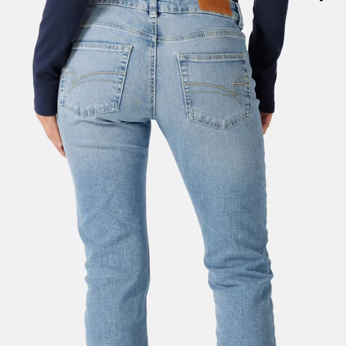 Ljusblå bootcut jeans från Junkyard - 1