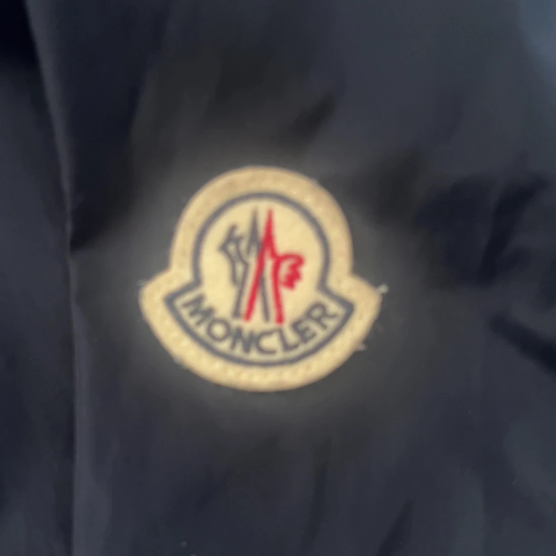 Mörkblå vindjacka från Moncler - 1