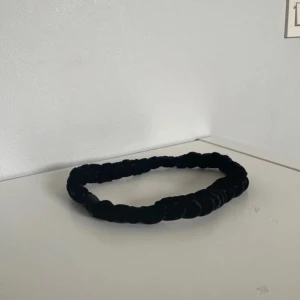 Hårband  - Säljer ett hårband som inte används 