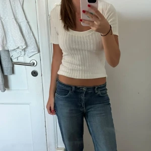 Ribbad topp - Ribbad vit tshirt 