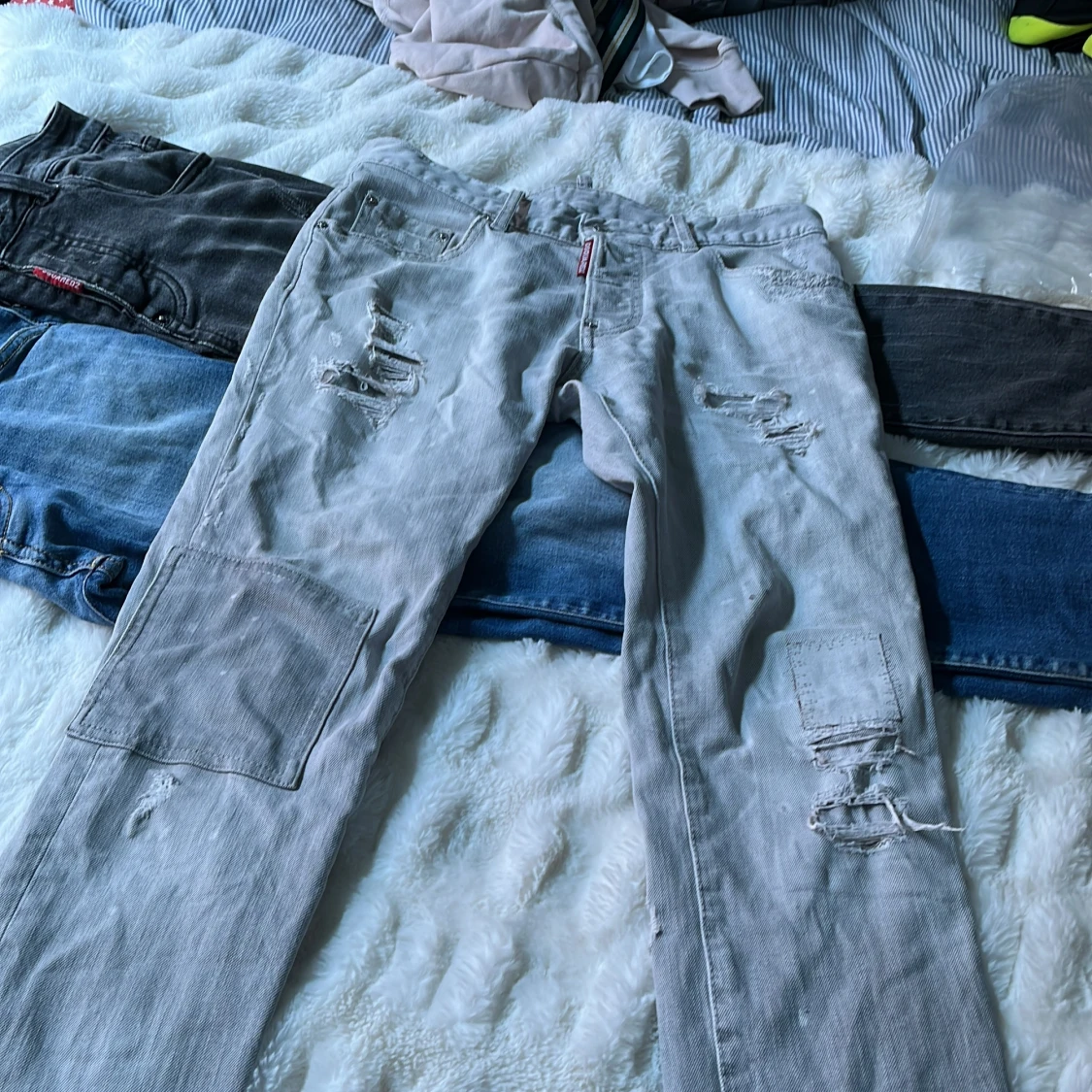 Tre par slitna jeansbyxor från Dsquared2 - 1