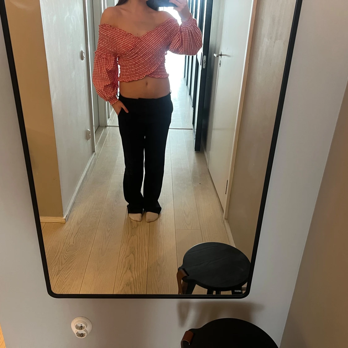 Röd och vit offshoulder blus - 2