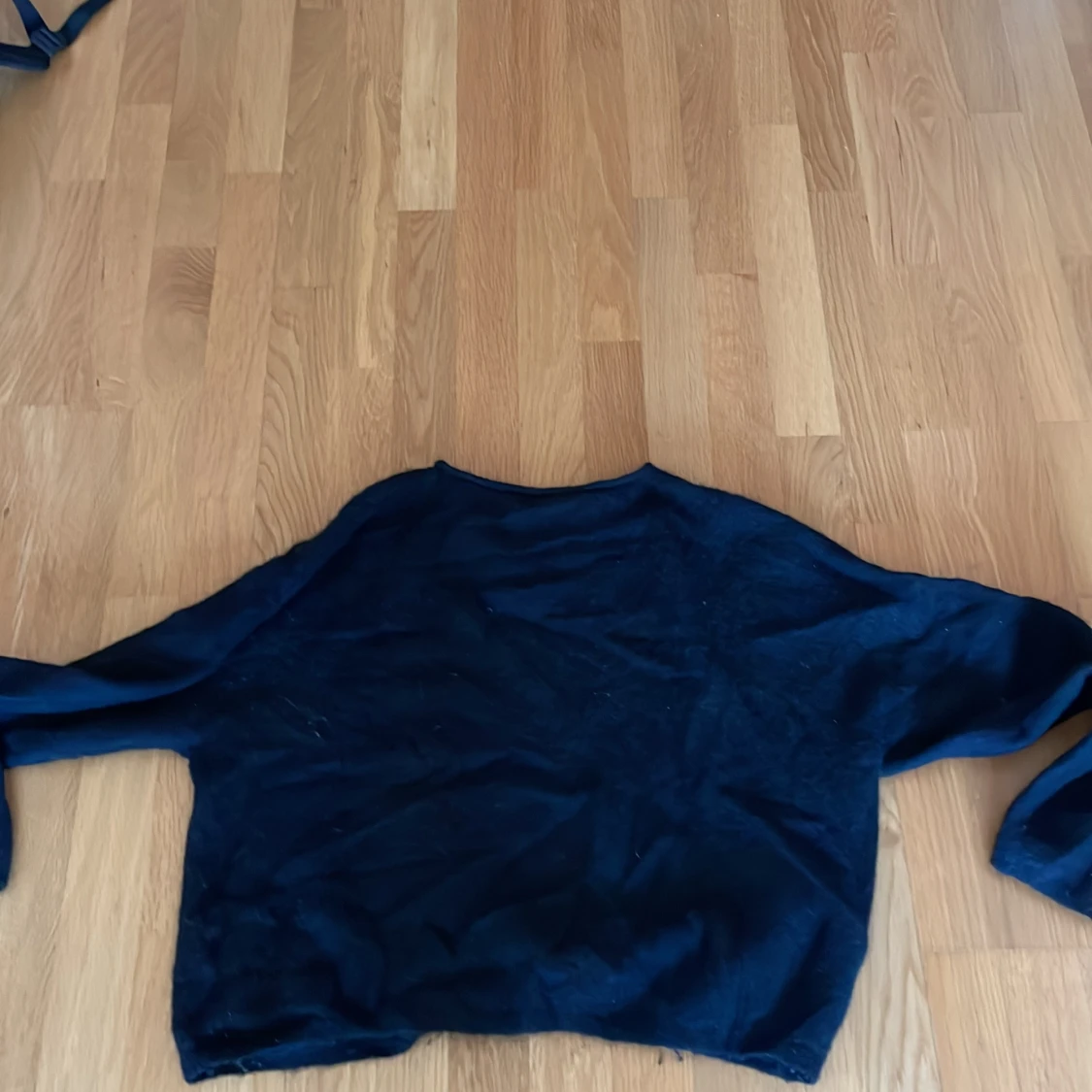 Svart stickad tröja - 1