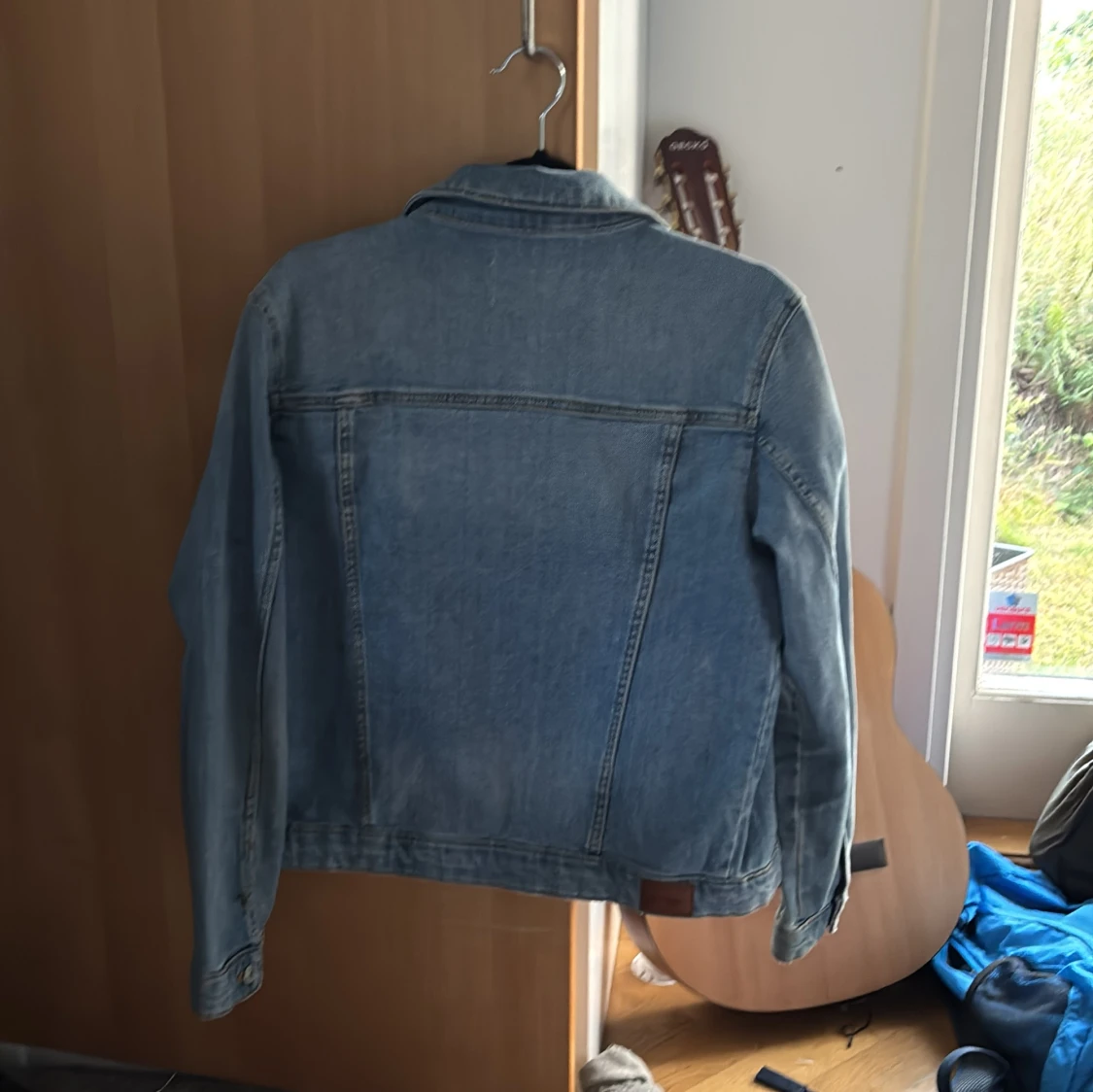 Ljusblå jeansjacka från Zara - 2