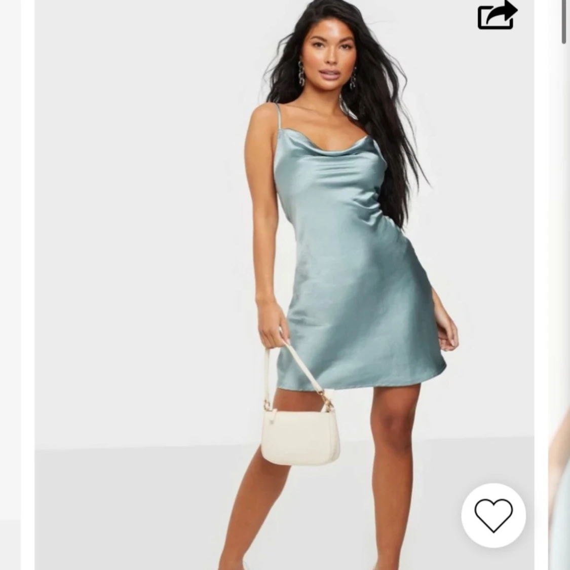 Ljusblå/grön satinklänning från Nelly