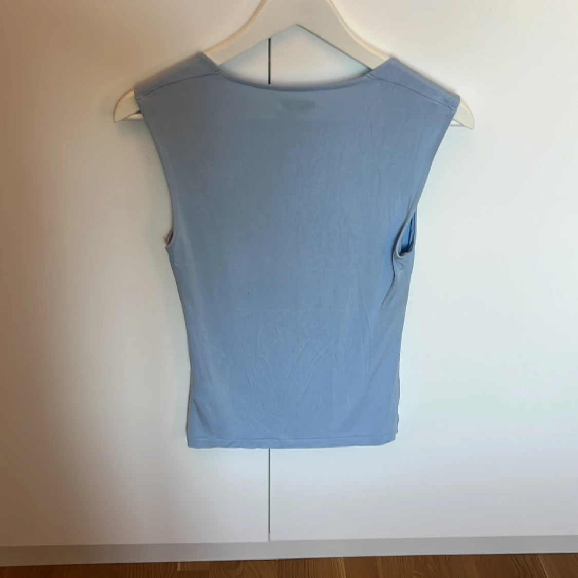 Ljusblå ärmlös linnetopp från Cubus - 2