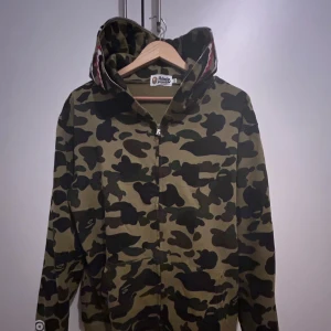 Grön hoodie - Storlek xl. Aldrig använd. Cotton material 