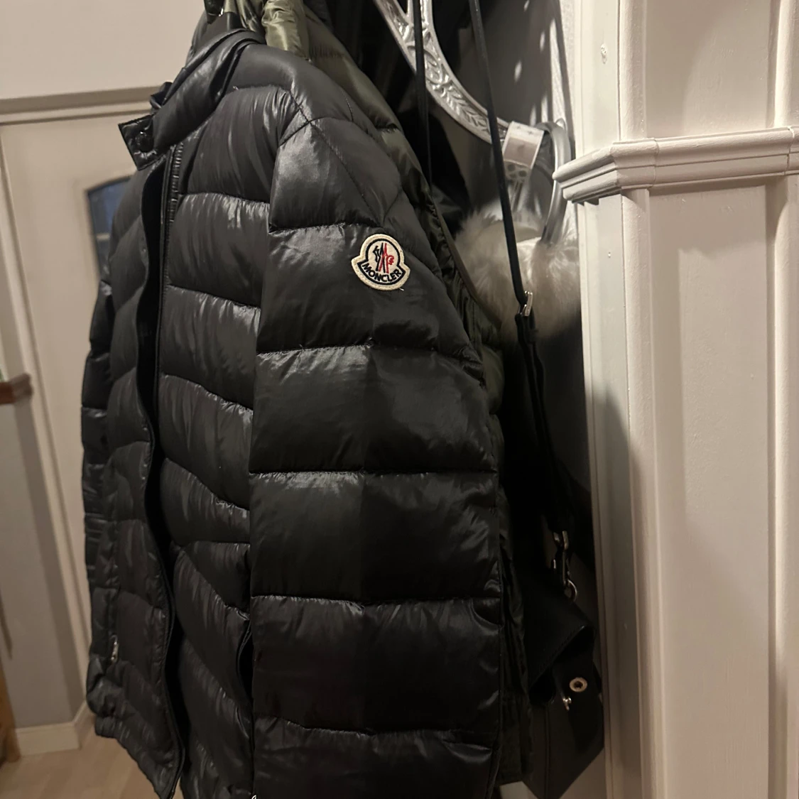 Svart Moncler Acourus