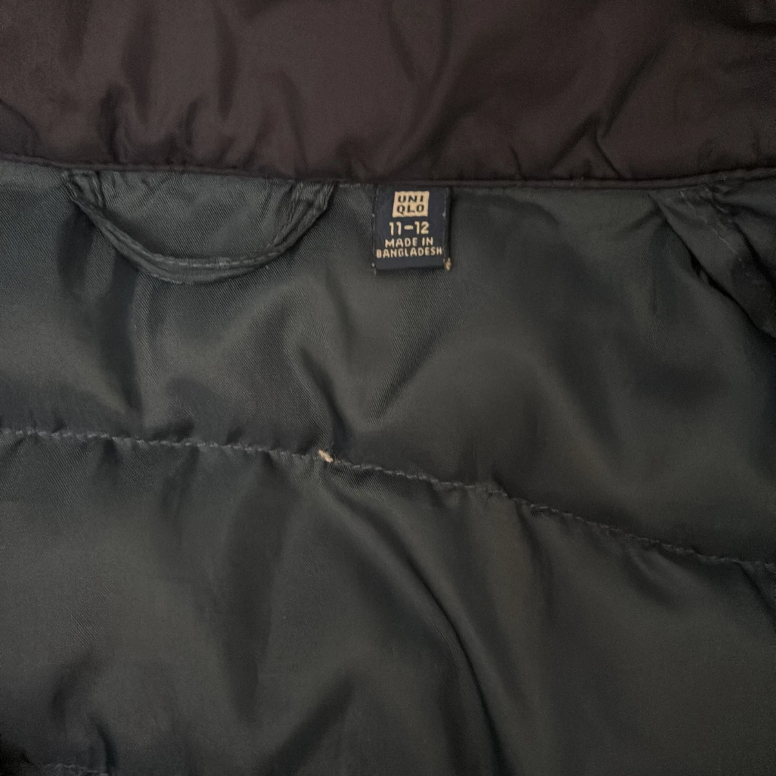 Mörkblå dunväst från Uniqlo - 1