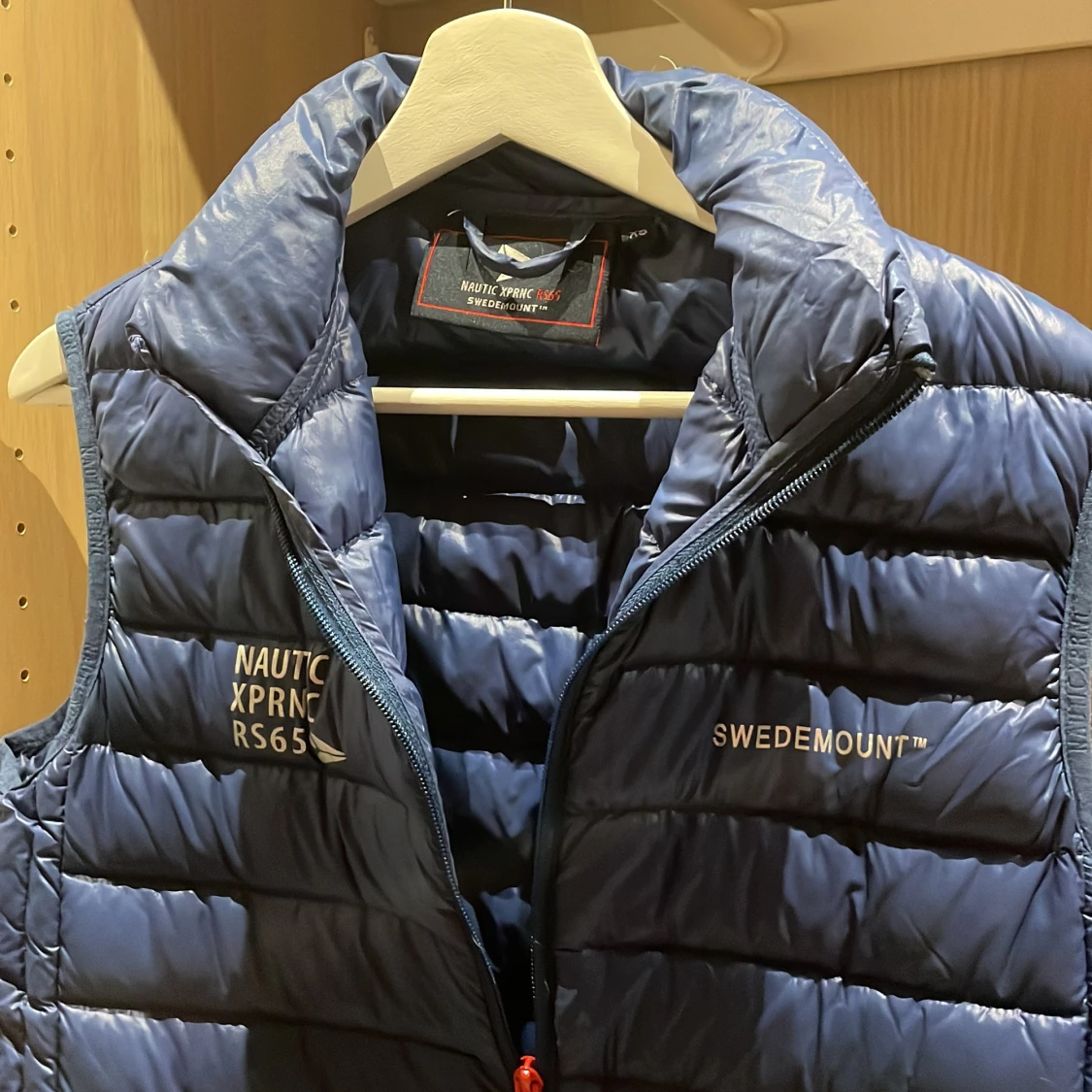 Blå dunväst från Swedemount  - 2