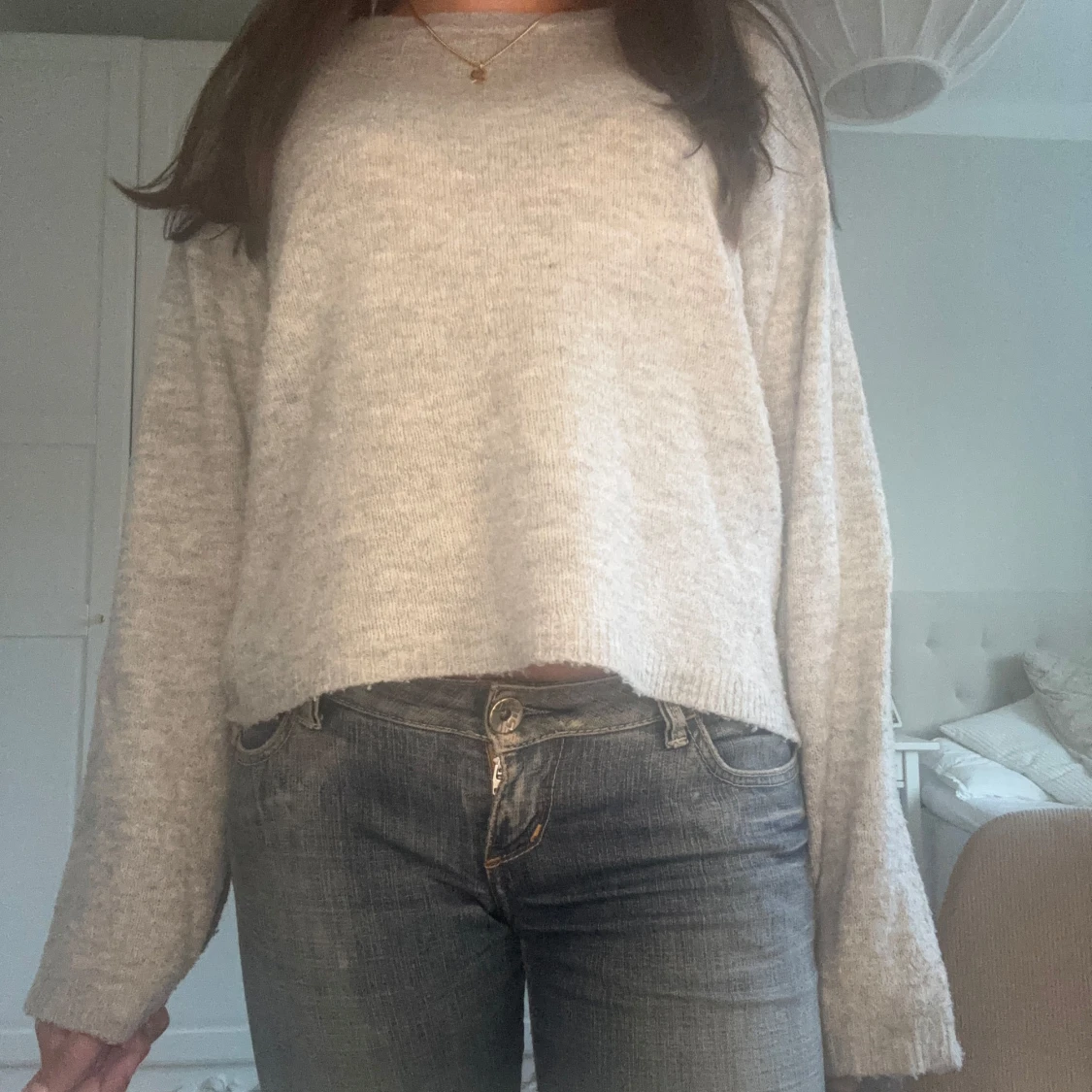 Ljusgrå stickad tröja 