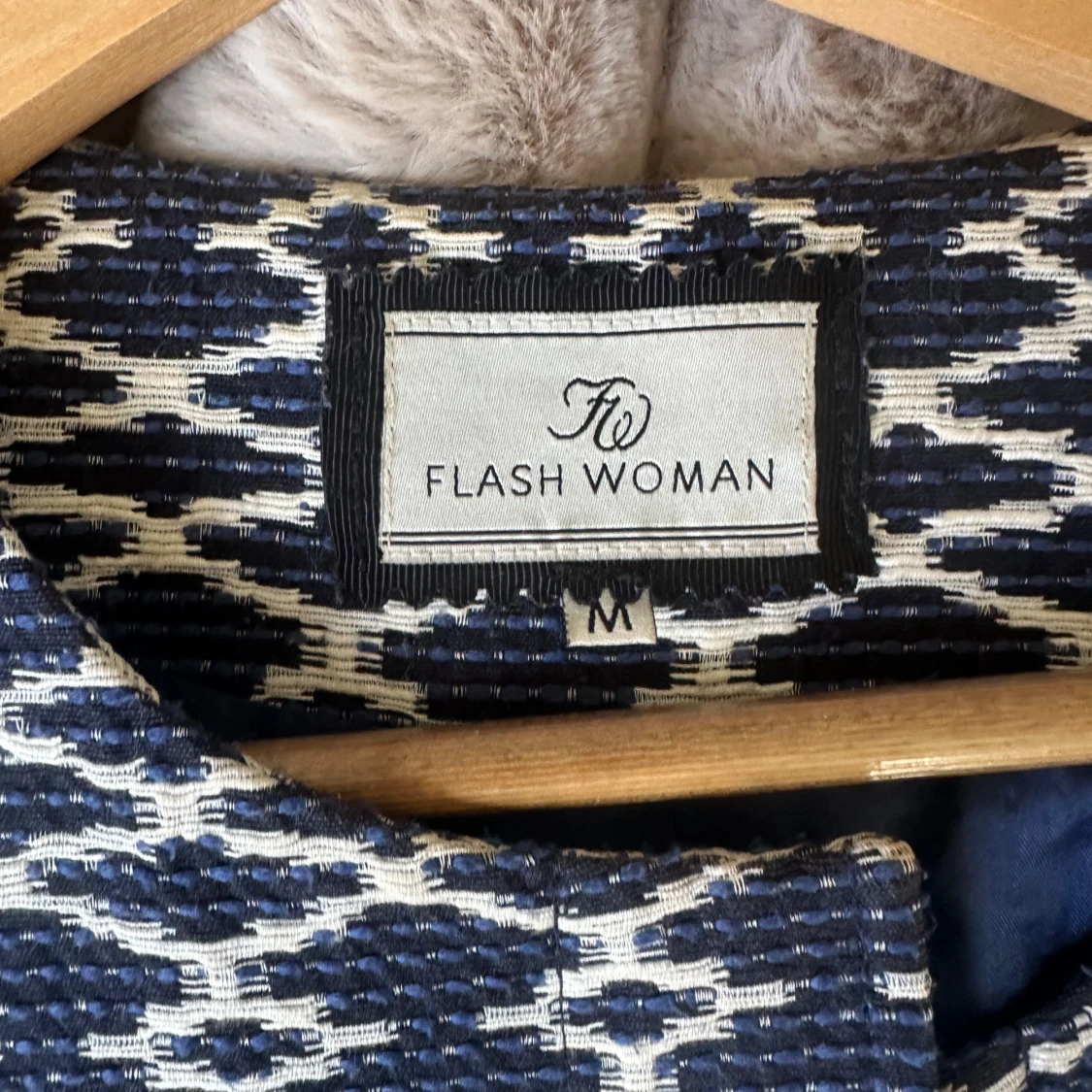 Mönstrad blåvit rock från Flash Woman - 4