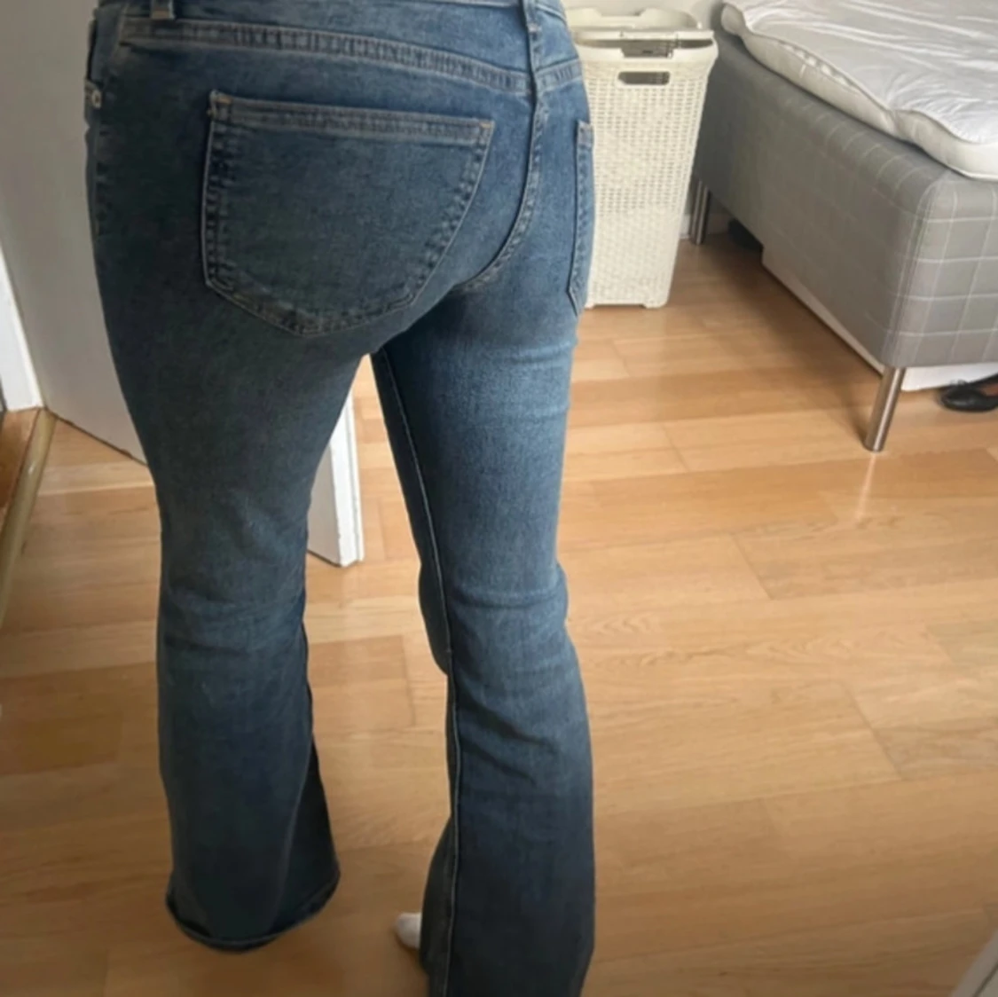 Blå bootcut jeans - 2