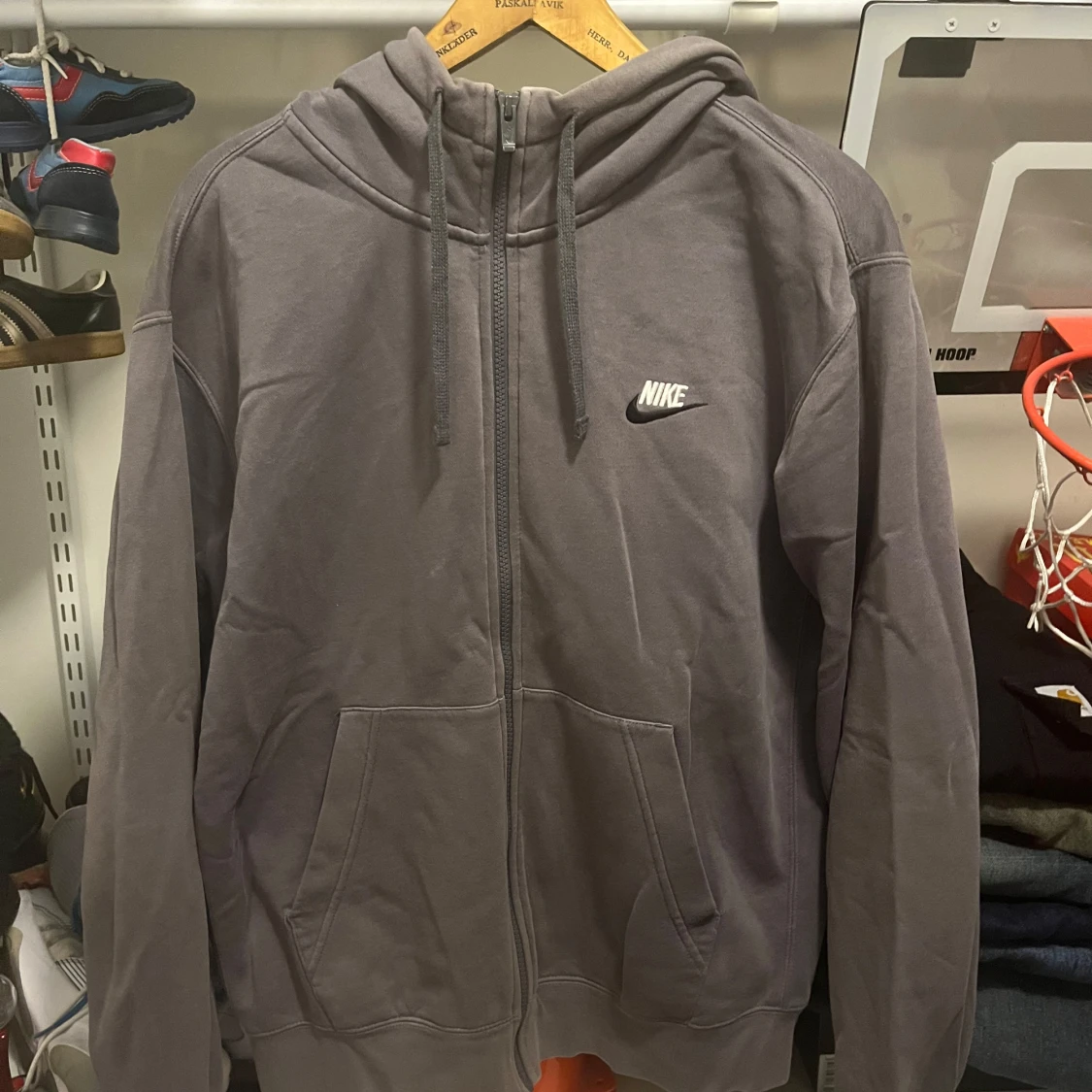 Grå hoodie från Nike