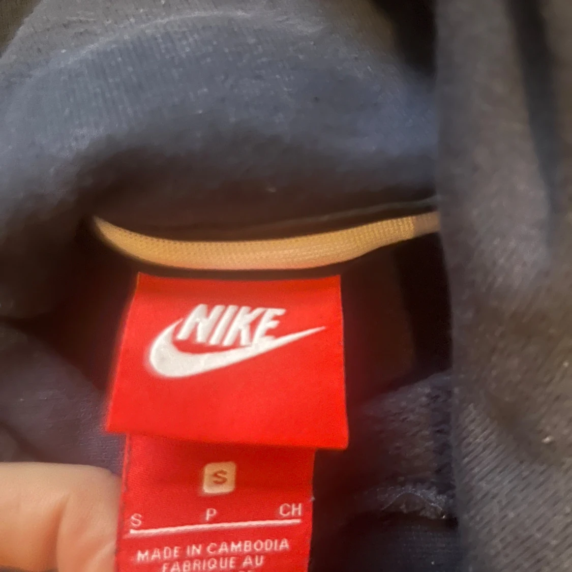 Mörkblå hoodie från Nike - 1