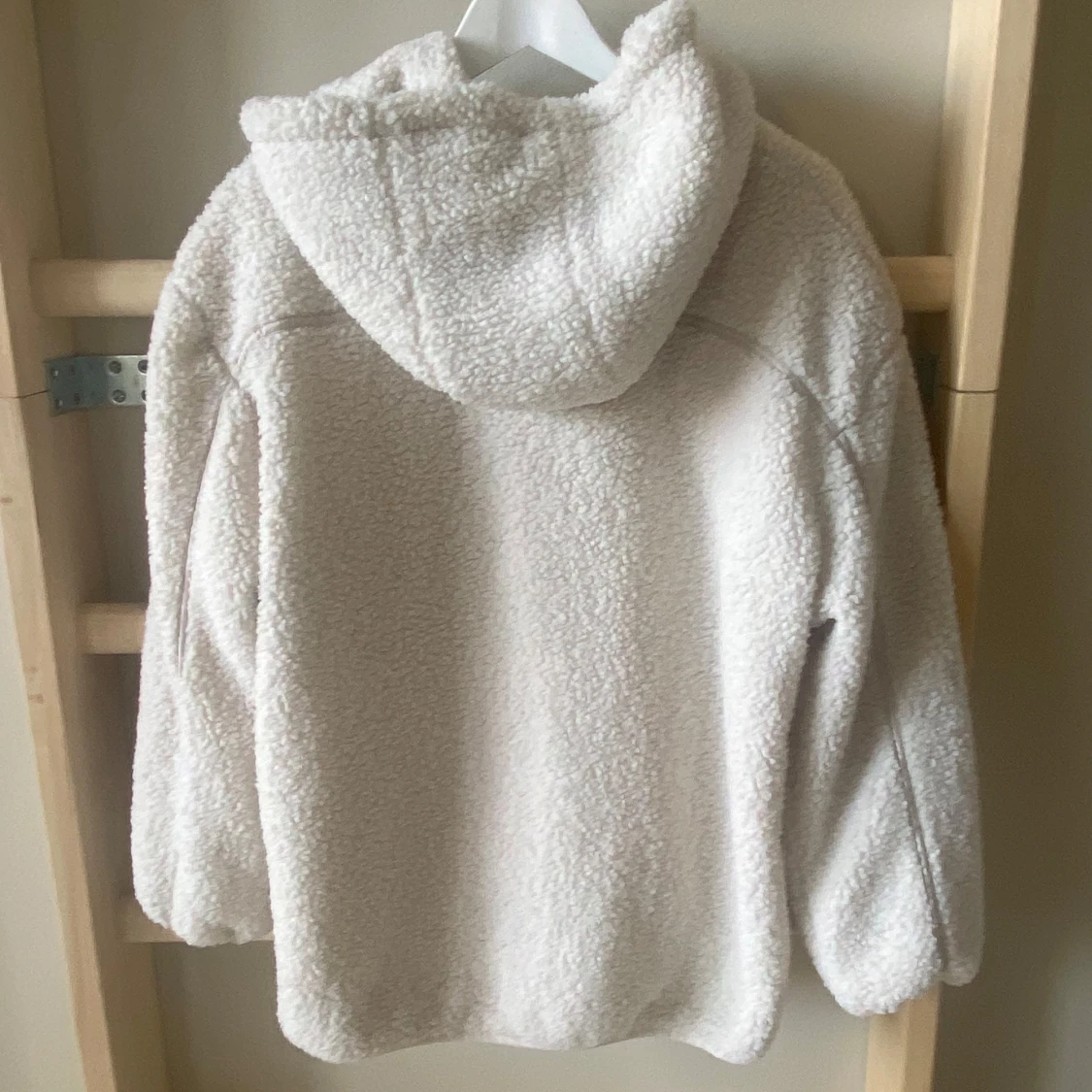 Vit teddyjacka med huva - 1