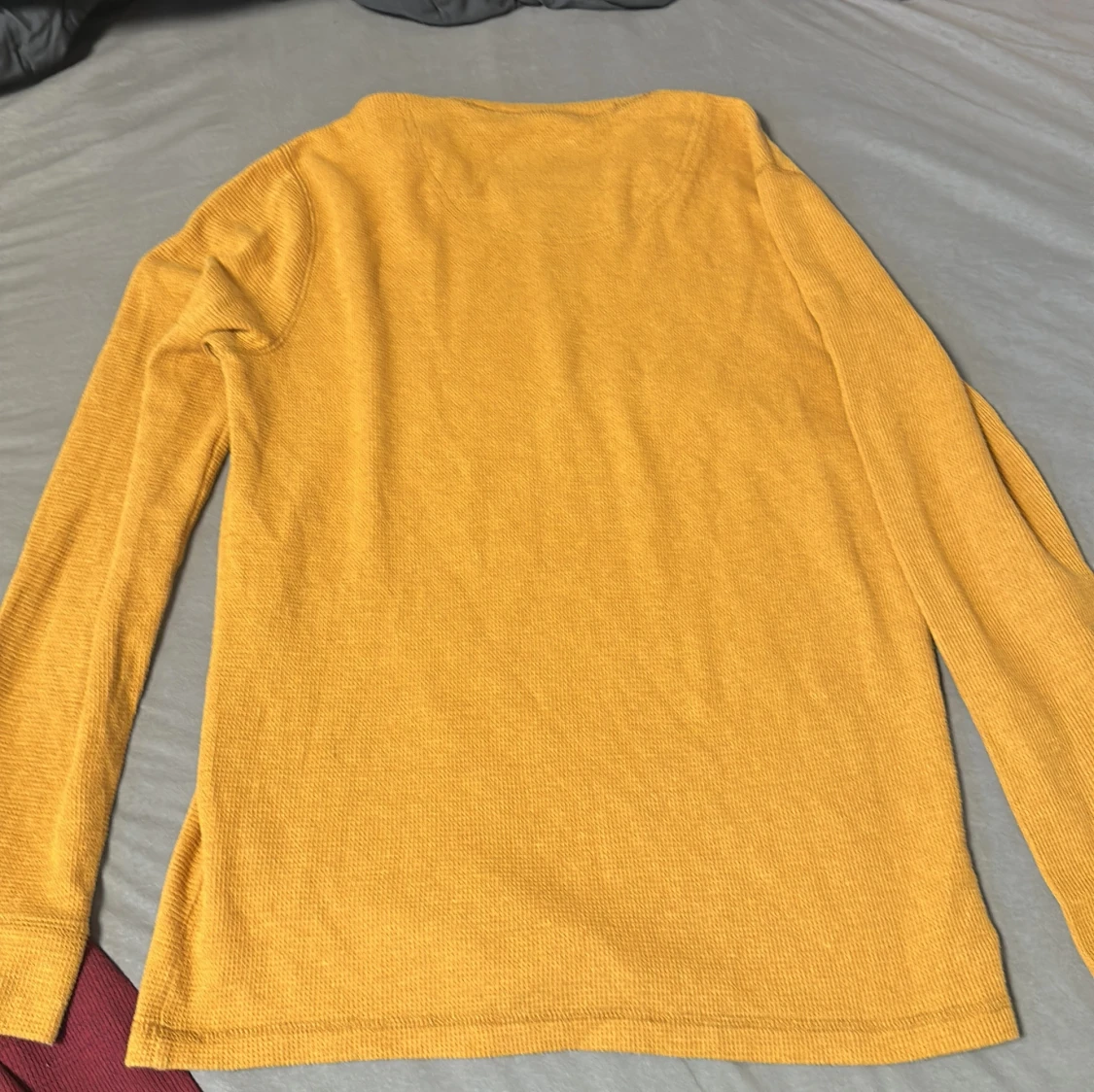 Gul långärmad tröja från Hollister - 3