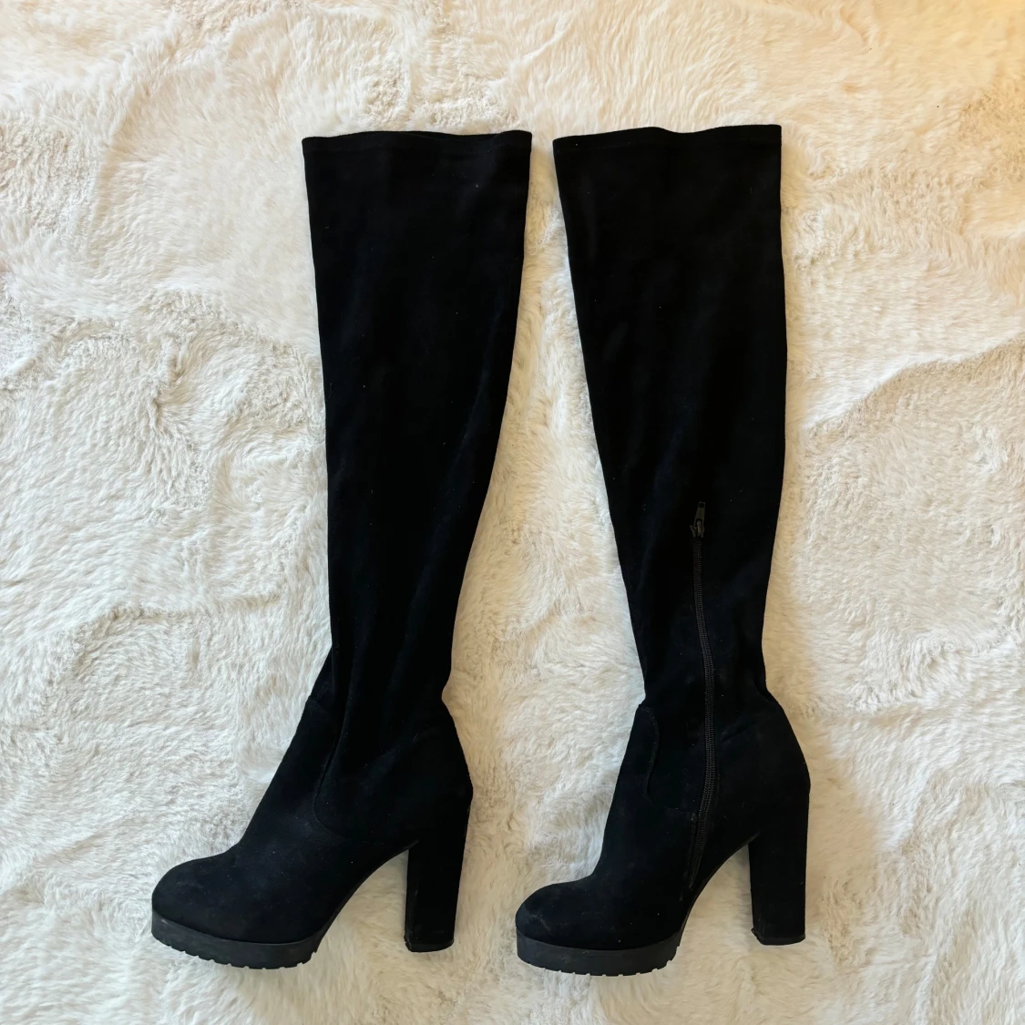 Svarta overknee boots med klack
