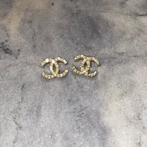 Örhängen  - Rostfritt stål helt nya och packade detta är en exempel bild bara 