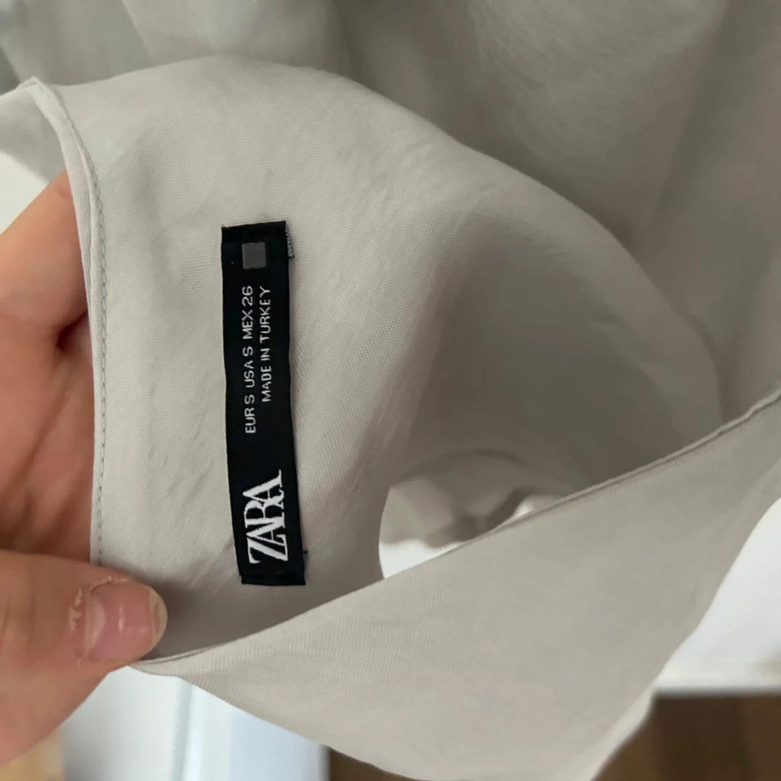 Grå ärmlös topp från Zara - 92