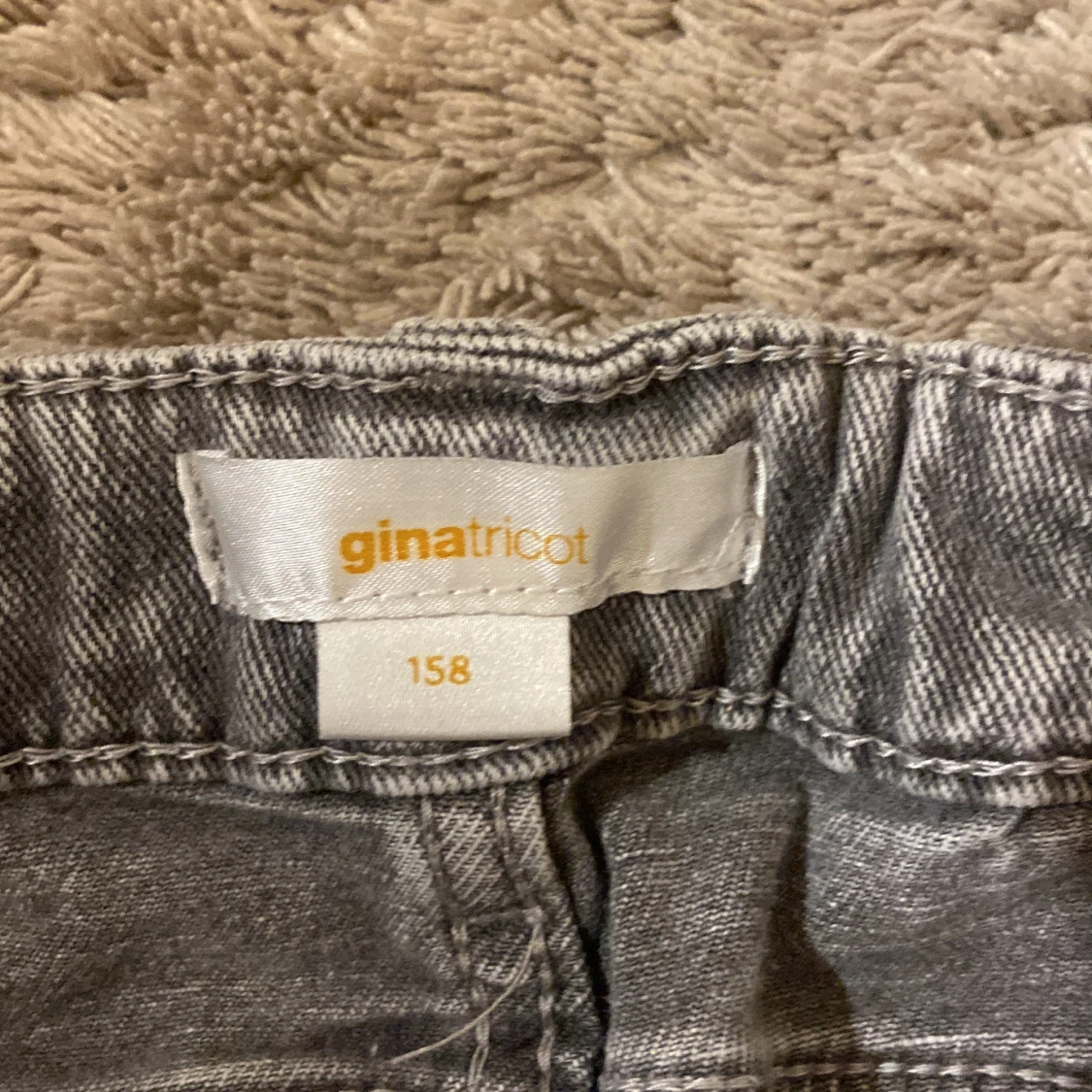 Grå bootcut jeans från Gina Tricot - 91