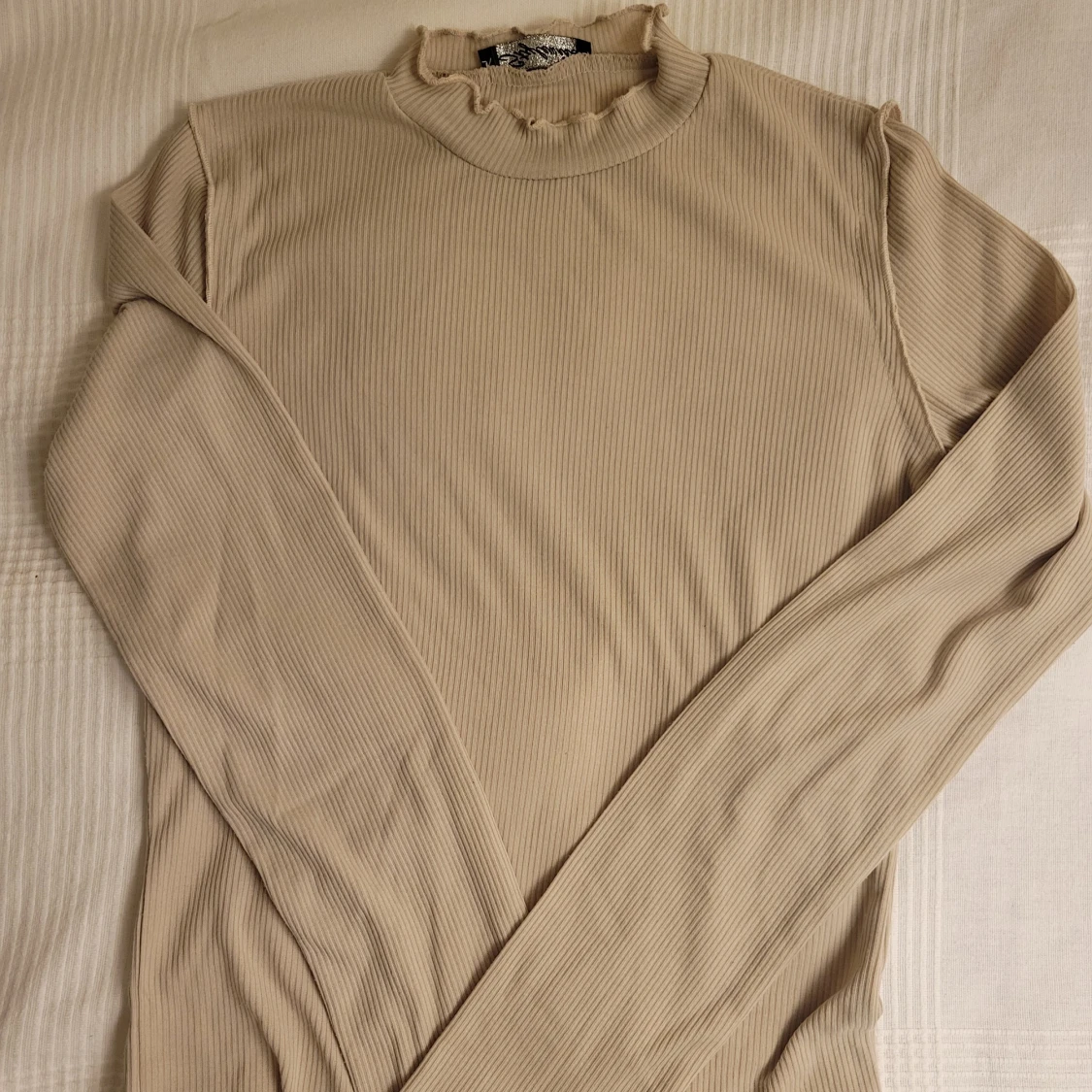 Beige ribbad tröja från Stylewise