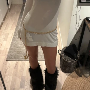 true religion skärp 💛 - säljer fyra olika true religion skärp (bild 1 & 2 är samma modell). 400/styck, de är helt justerbara så passar alla. skriv innan ni köper! 🤍