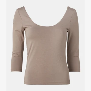 trekvartsärmad tröja  - helt ny snygg beige topp med trekvartsärm och rundad halsringning. Perfekt för en stilren look. Storlek S men passar XS också