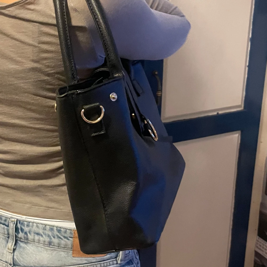 Svart handväska  - 90