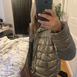 Jacka !  - Säljer denna super super fina jackan ,som bara användes fåtal gånger förra vintern ❤️