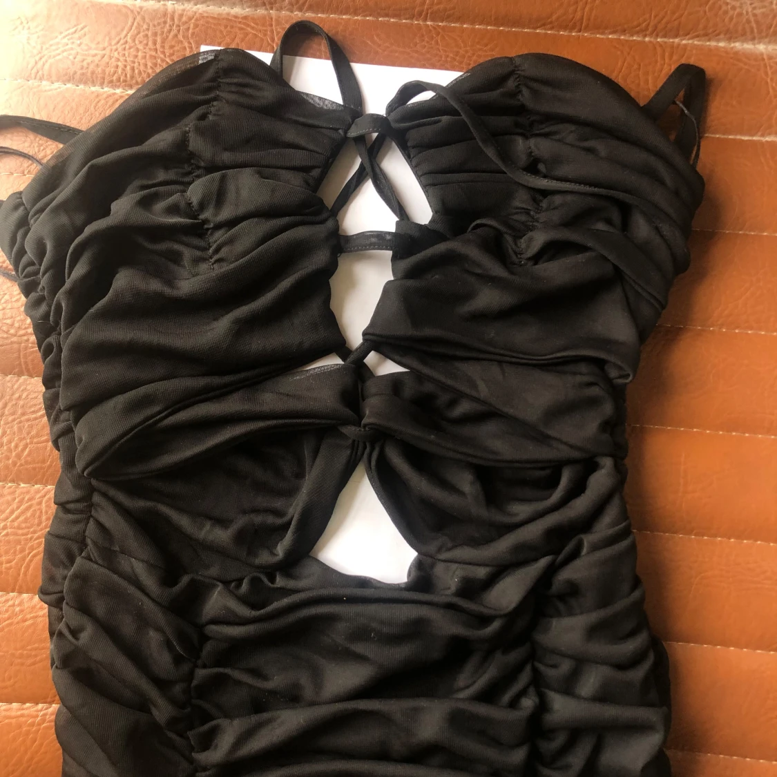 jättesnygg svart klänning - 91