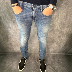 Replay anbass jeans  - // Replay anbass jeans | Storlek W32/L32 (sitter mer som W31/L32) | Benlängd: 109cm / Midja: 42cm | Nypris runt 1800kr | Kontakta för fler frågor eller funderingar // Deluxecloset