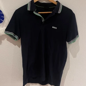 Boss Piké - Jättefint skick använd cirka 5 ggr