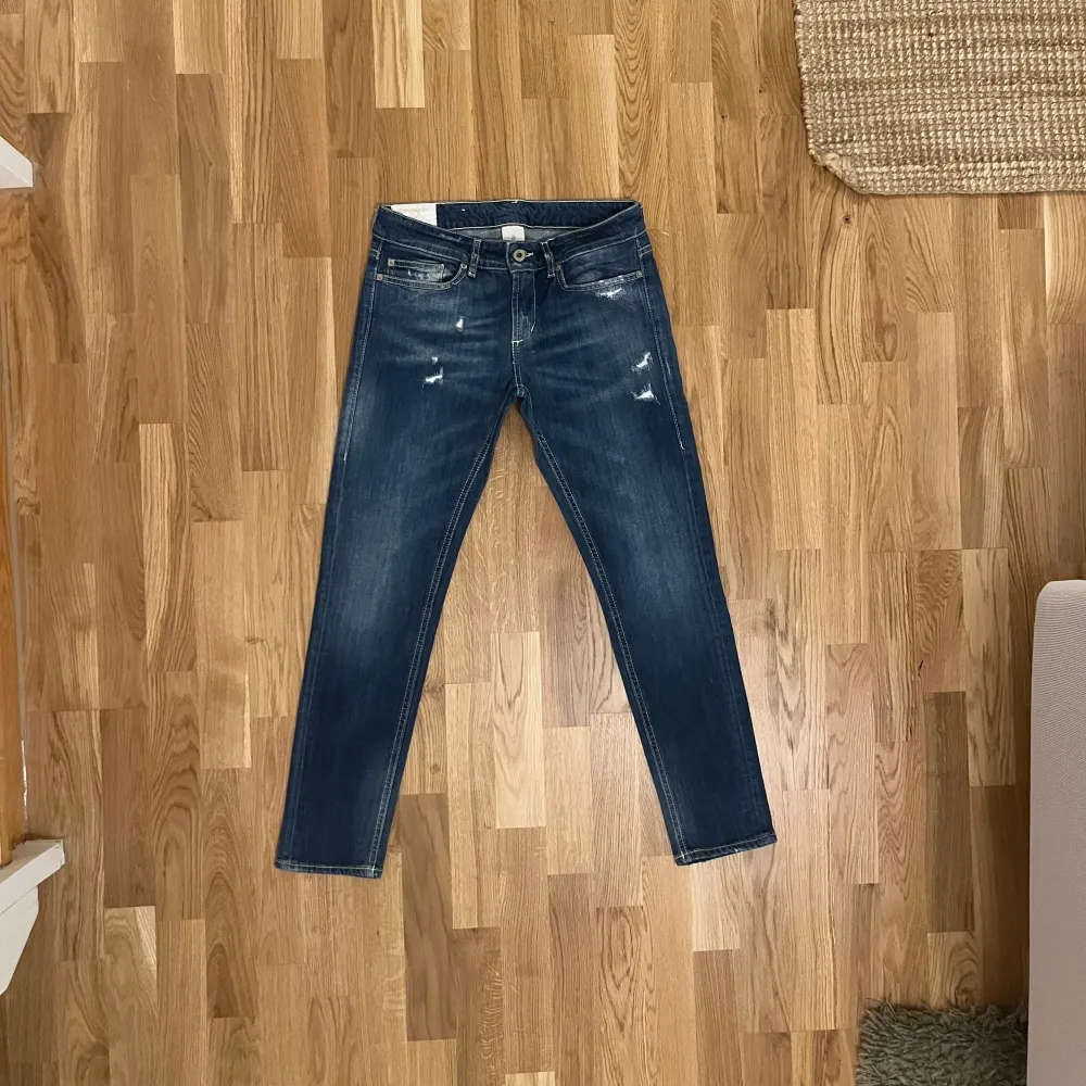 Tja, säljer dessa feta dondup jeansen‼️ Modellen är Monroe‼️ storlek 29 passar 29/30. Fråga efter mått innan‼️Hör av dig funderingar så löser vi en deal‼️. Jeans & Byxor.