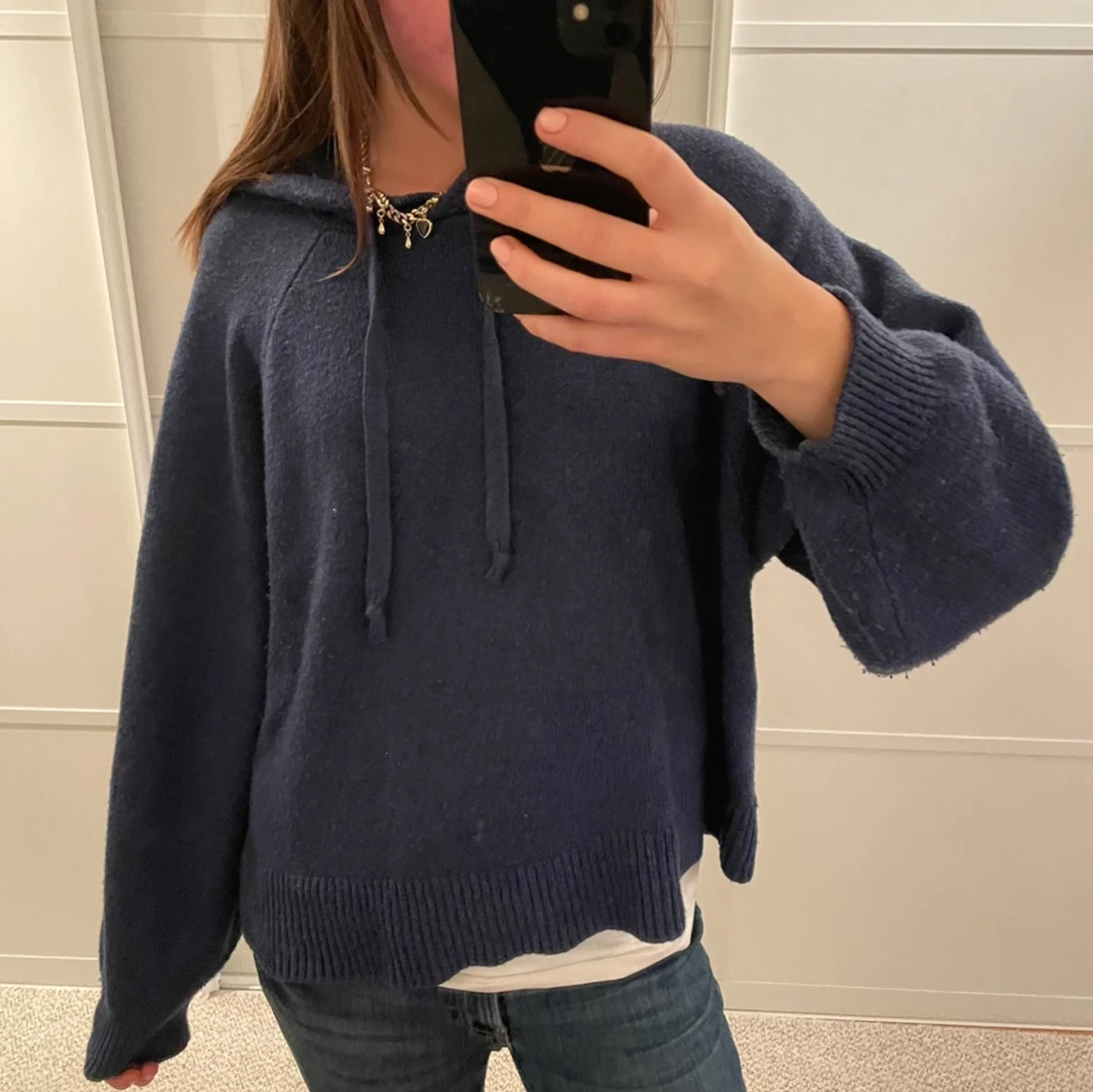 Tjock Mörkblå stickad hoodie - 91