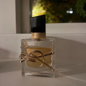 YSL Libre Parfym - YSL Libre 30 ml Eau de Parfum. Sparsamt använd. 