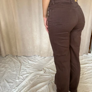 Bruna Jeans - •Bruna Jeans  •Strl xxs/32  •Justerbara i midjan (resor)