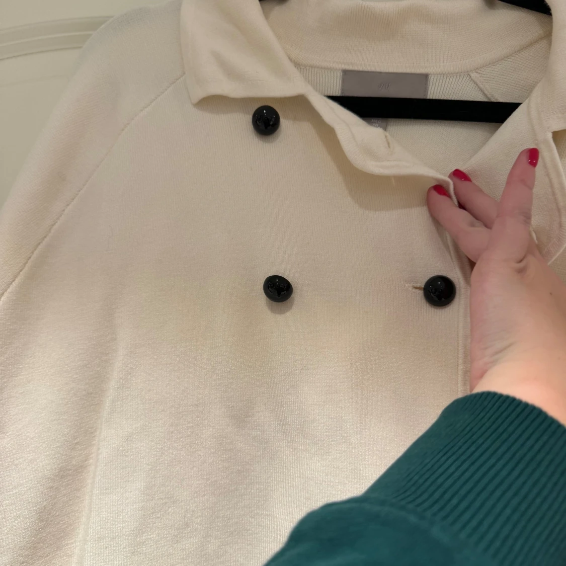 Beige jacka med knappar - 92