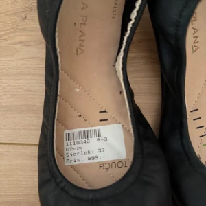 Ballerina  - Oanvända ballerina köpta för 899:-  Märke - Terra Plana 