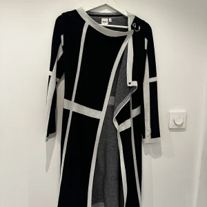 Lång tuna kappa  - Jättrbra skick 