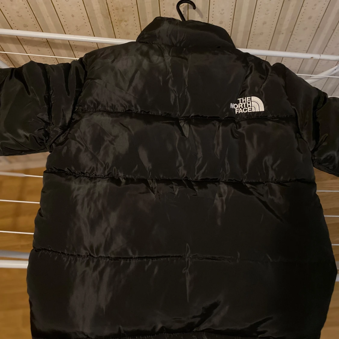 Svart pufferjacka från The North Face - 90