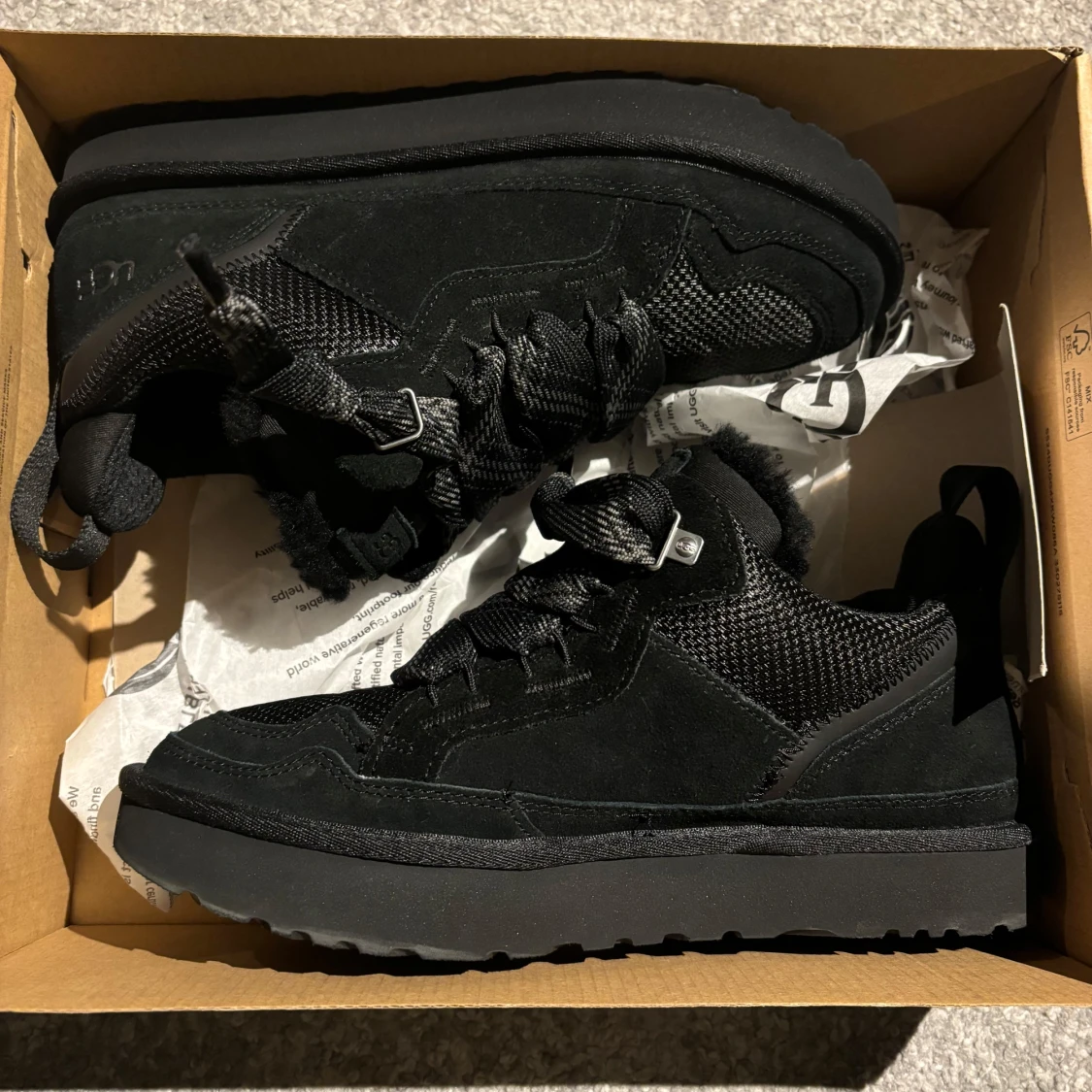 UGG Lowmel 'Black' - 91