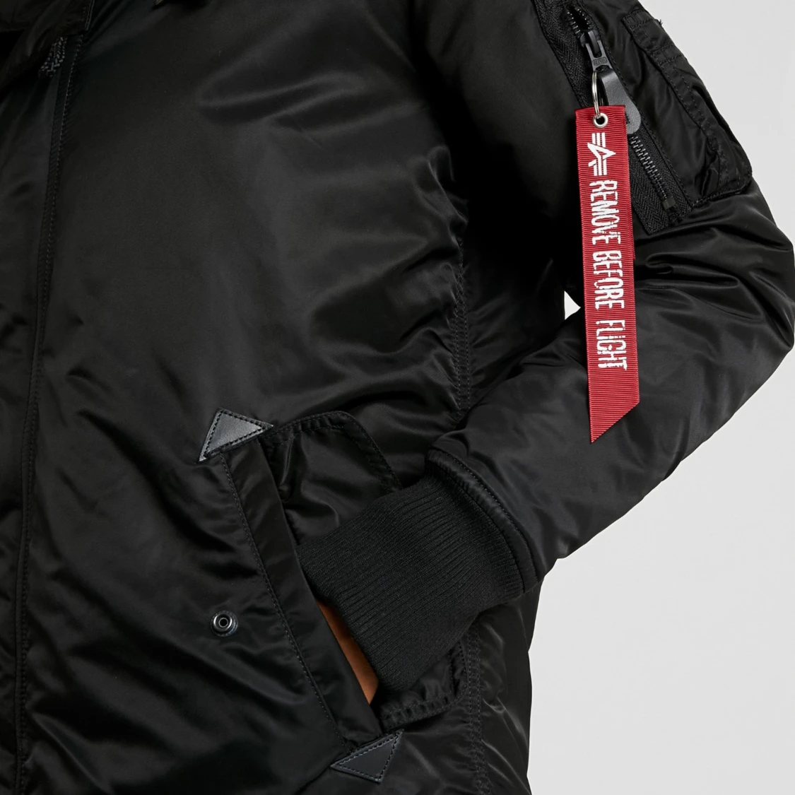 Svart lång jacka från Alpha Industries - 90