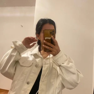 Jeansjacka - Jättefin jacka från Gina! Använd 3ggr!