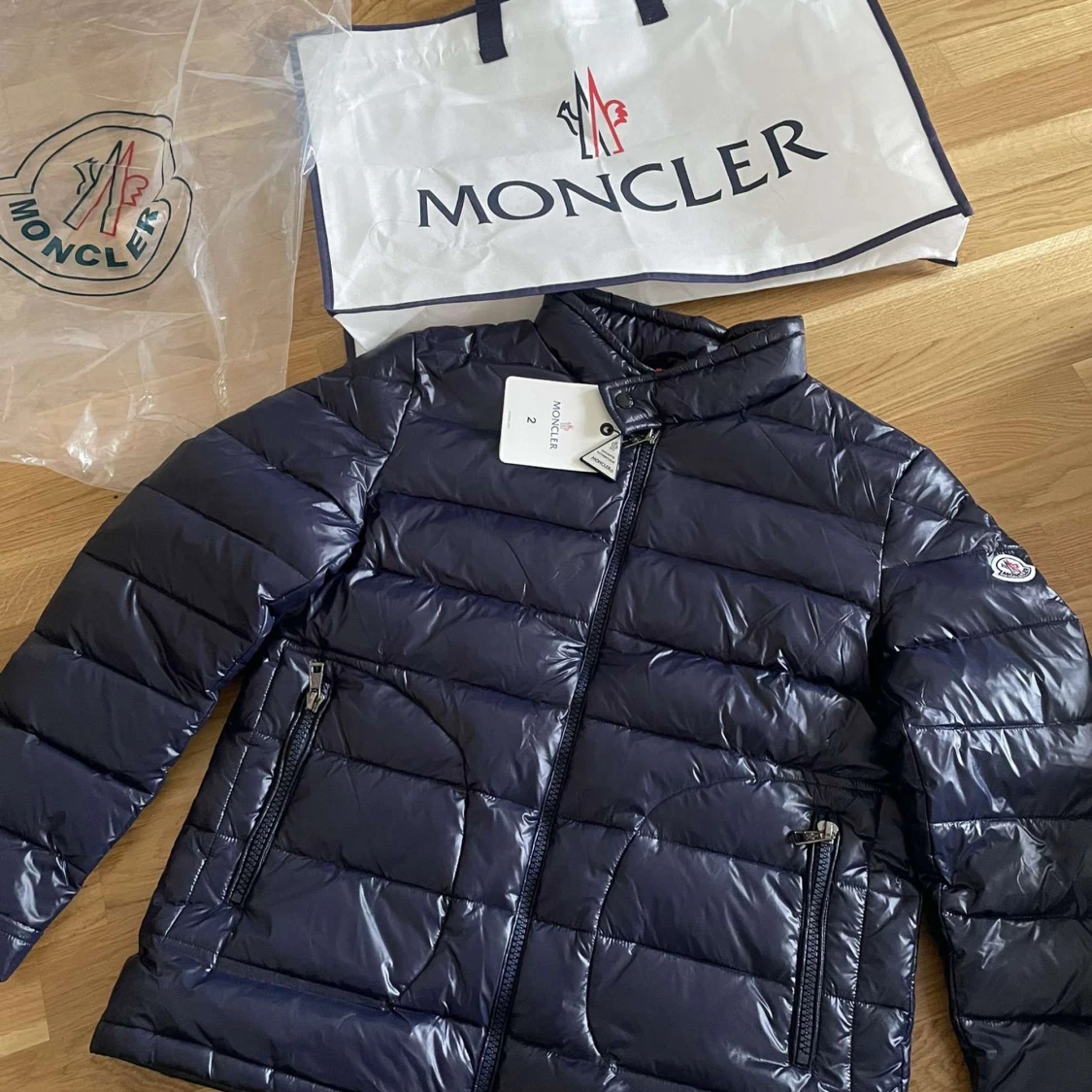 Svart pufferjacka från Moncler