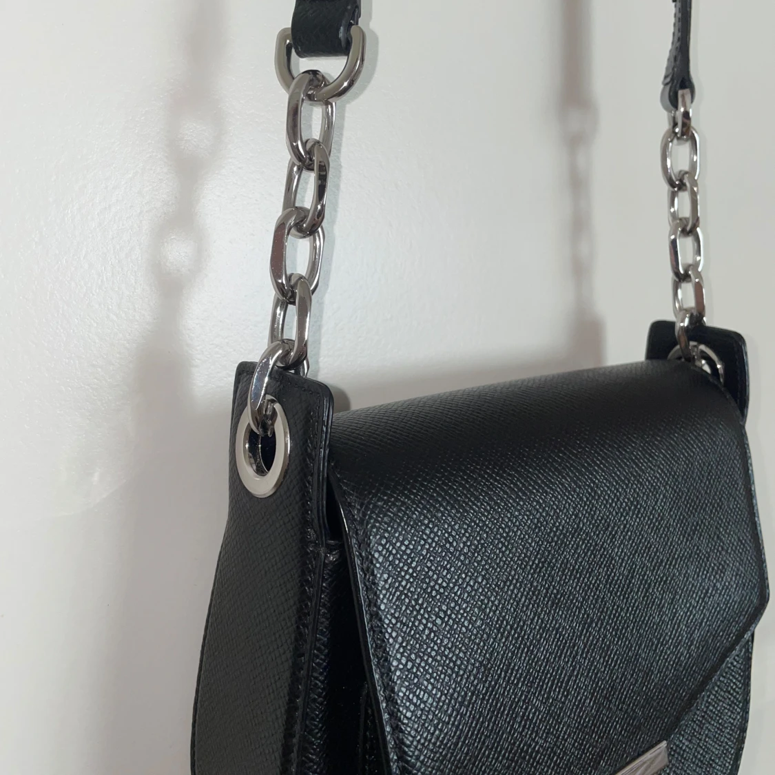 Svart axelväska från Hugo Boss - 91