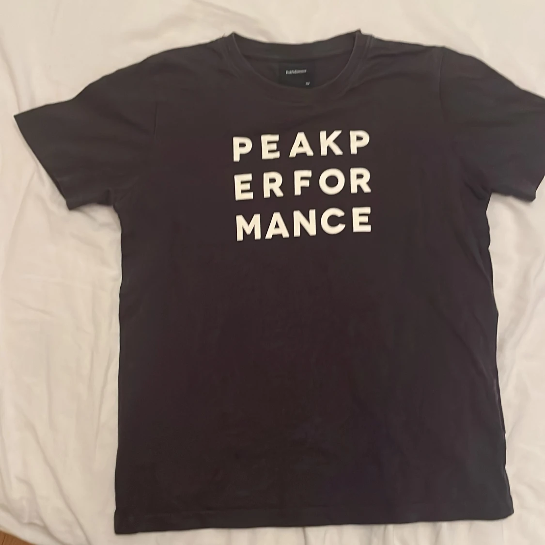 Mörkgrå t-shirt från Peak Performance