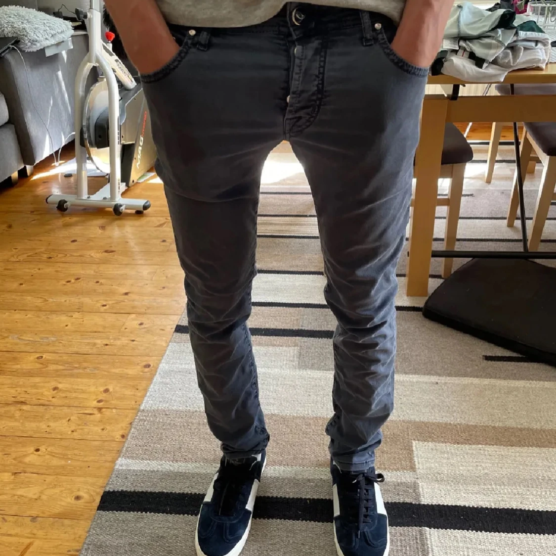 Grå byxor från Jacob Cohen - 90